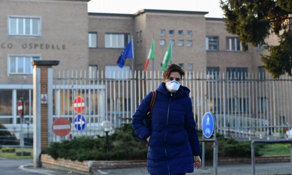 Αγωνία για τους Έλληνες στρατιωτικούς που υπηρετούν στο Μιλάνο: Τρόμος στις αγορές για τον κορωνοϊό